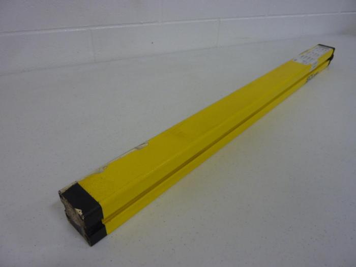 Used SICK OPTIC ELECTRONIC Light Curtain Sender MGSS75-12 #49842