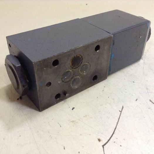 Used VICKERS Directional Hydraulic Valve DG4V322AMUHL760 Used