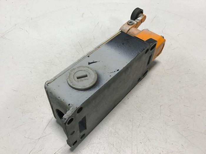 Used SIEMENS Limit Switch 3SE3 404-1G #121613