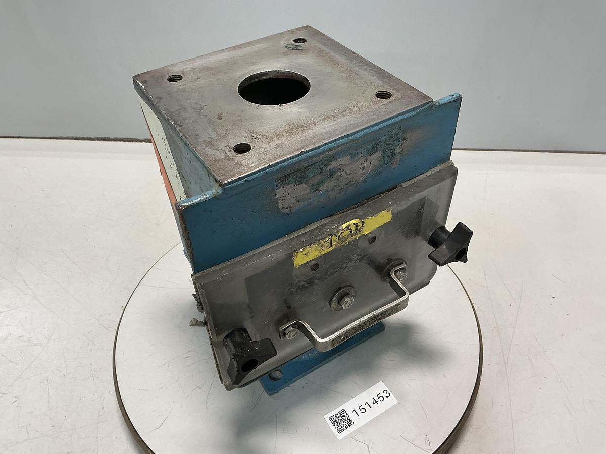 Used BUNTING NO MODEL / NO TAG