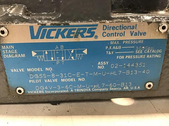 Used VICKERS Solenoid Directional Valve DG4V-3-6C-M-U-HL7-60-B13 Used