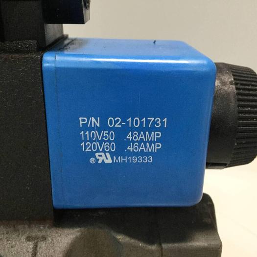 Used VICKERS Valve DG4V-3S-6C-M-FW-B5-60 #97658