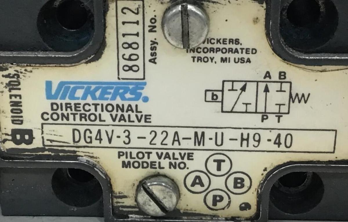 Used VICKERS Pilot Valve DG4V-3-22A-M-U-H9-40 USED