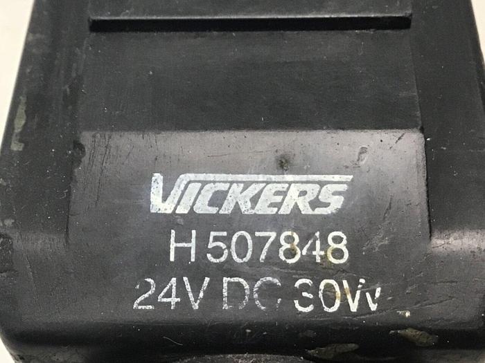 Used VICKERS Valve DG4V-3-2A-M-U-H7-60 Used