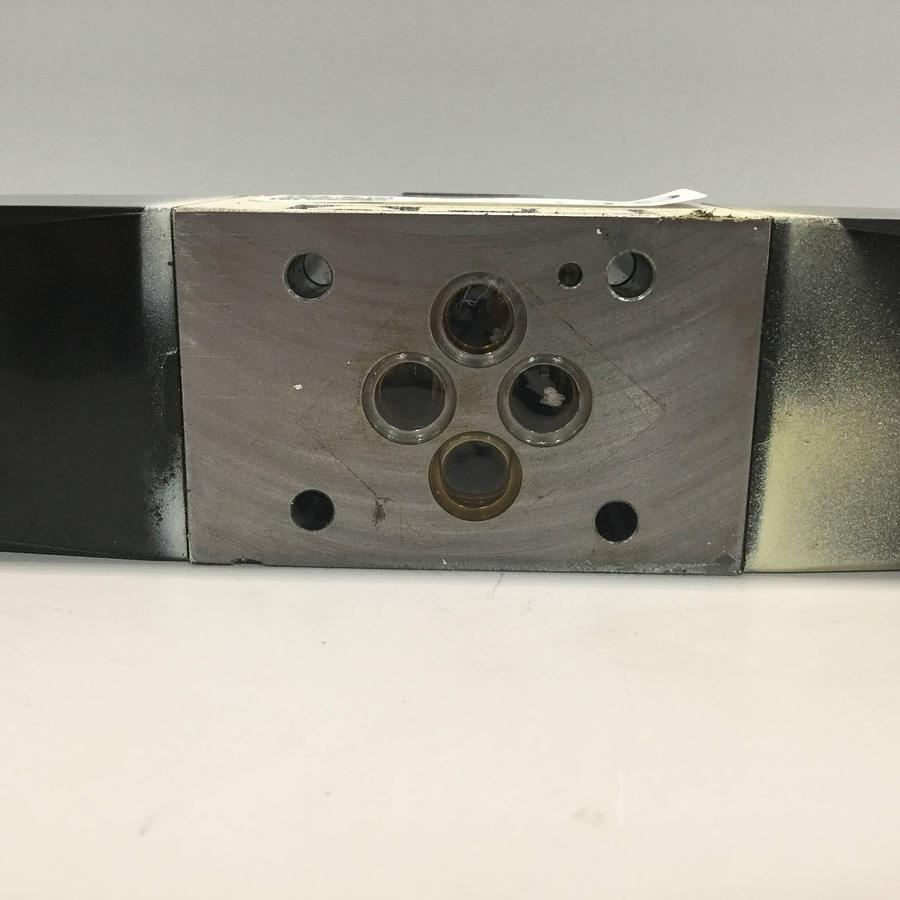 Used VICKERS Directional Control Valve DG4V36CMP7H750 USED