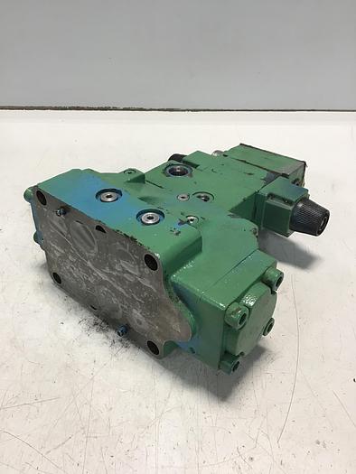 Used VICKERS DG5S833CMWB20S355 Valve Used #144037