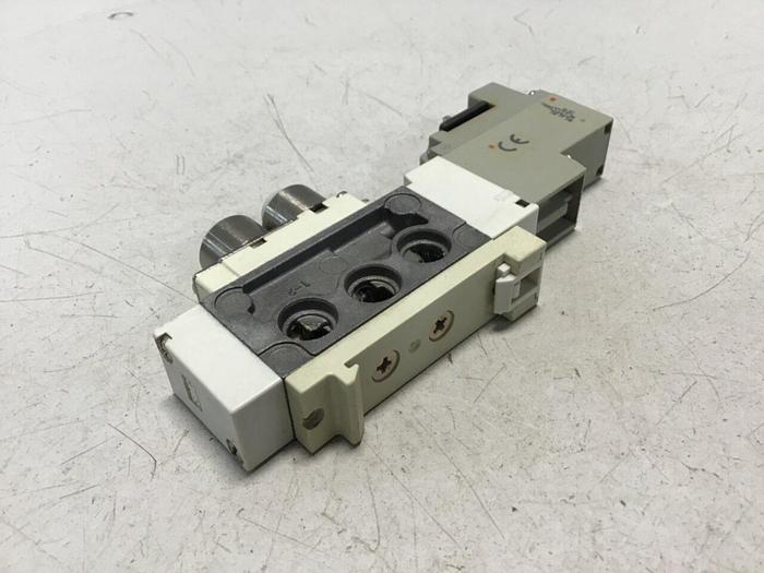 Used SMC Solenoid Valve SY5160-5Y0-C6-0 #124198