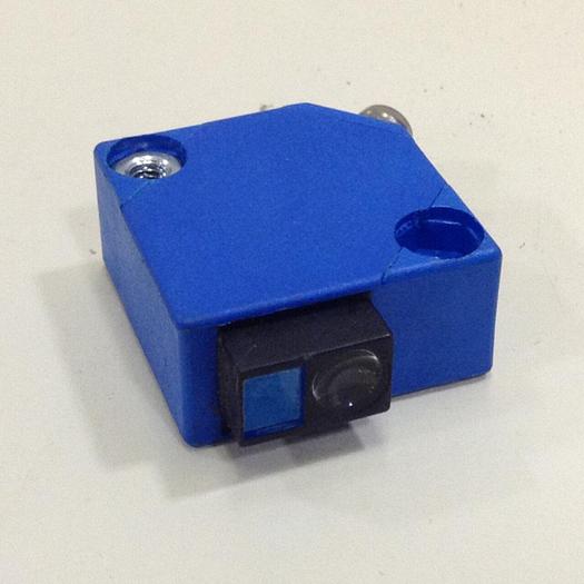 Used CONTRINEX Compact Photoelectric Sensor LHS-3030-103 #79799