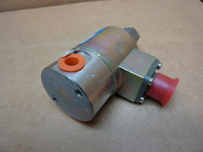 Used SKINNER Skinner Valve V5D7 1070 #34544