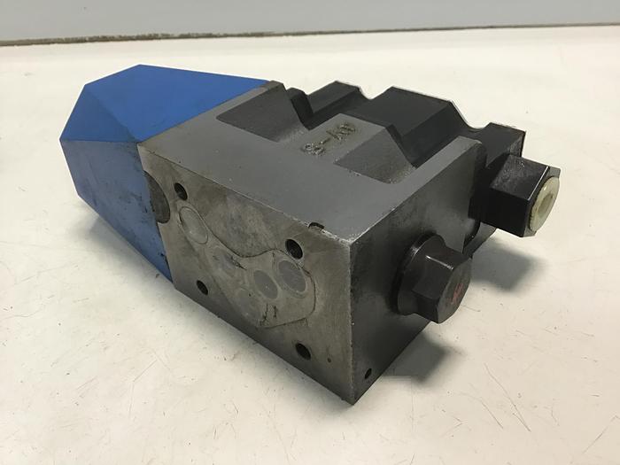 Used VICKERS DG4V-5-22A-M-P7L-H-6-30 Valve Used #142132