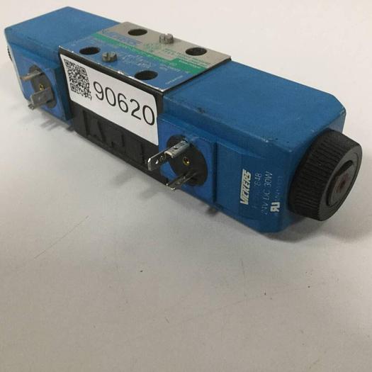 Used VICKERS Valve DG4V-3S-2C-M-U-H5-60 #90620