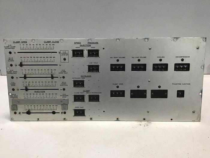 Used CINCINNATI MILACRON Switch Panel Maximiser 3-525-0828A #140781