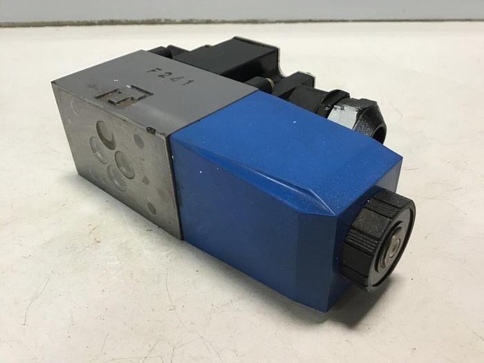 Used VICKERS Directional Control Valve DG4V-3-2A-M-P7-H-7-T41-50 #134402