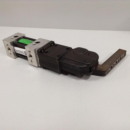 Used DESTACO Pneumatic Hold Clamp 963MAL-228M-90A-54-11 #90046