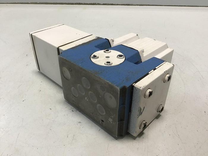 Used MOOG Servo Jet Hydraulic Valve D661-5009 Used