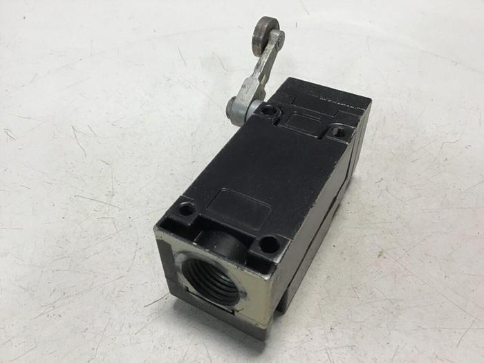 Used SQUARE D Limit Switch 9007-AEQ2699 Used