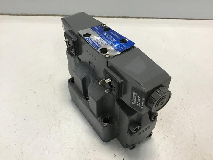 Used VICKERS Valve DG5N-7-2C-E-U7-H-80-JA277 #135653