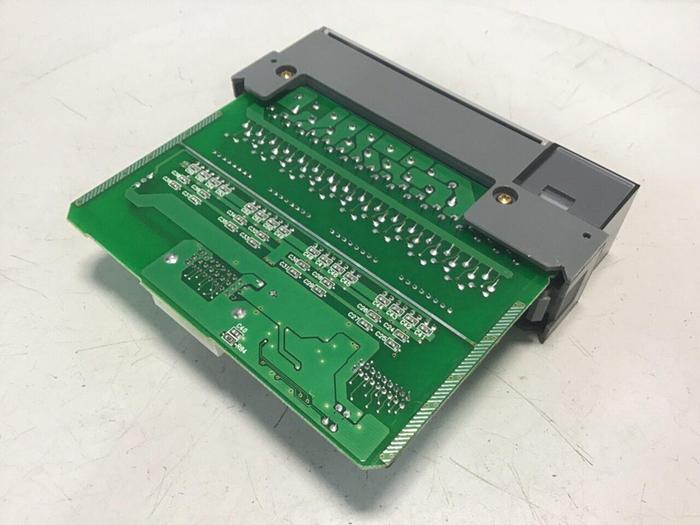 Used ALLEN BRADLEY Input Module 1746-IB16 SER C #127239