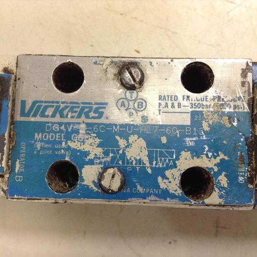 Used VICKERS Solenoid Directional Valve DG4V-3-6C-M-U-HL7-60-B13 Used