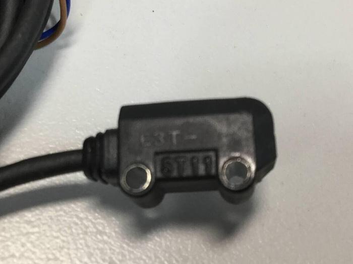 Used OMRON Photoelectric Sensor E3T-ST11 #99356
