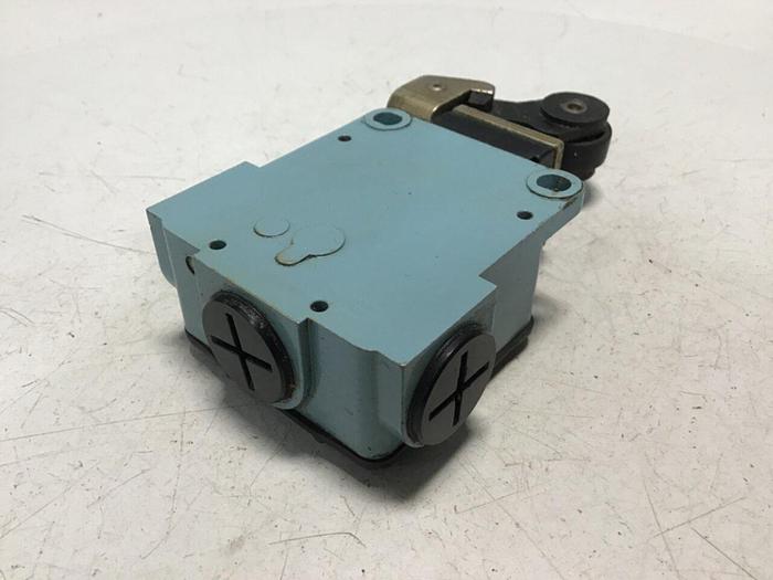 Used TELEMECANIQUE Limit Switch XCK-M #122103