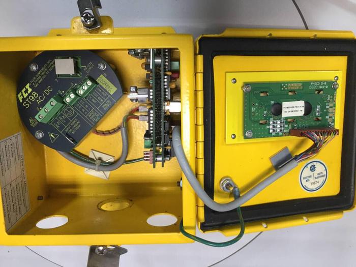 Used FLUID COMPONENTS ST98-CAD1 Flow Meter Transmitter ST98 FLEXMASSTER #99619