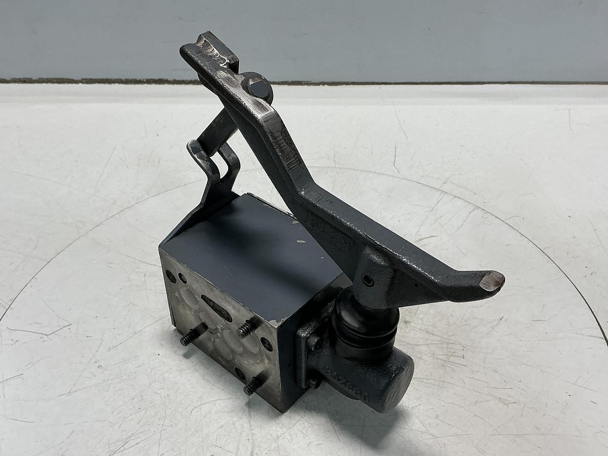 Used PARKER D3ML4B10X4384