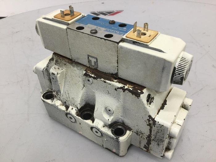 Used VICKERS Directional Control Valve DG4V-3-6C-M-U-HL7-60 Used