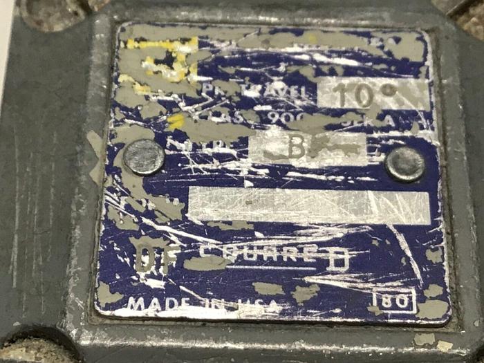 Used SQUARE D Limit Switch 9007-C54B #121684