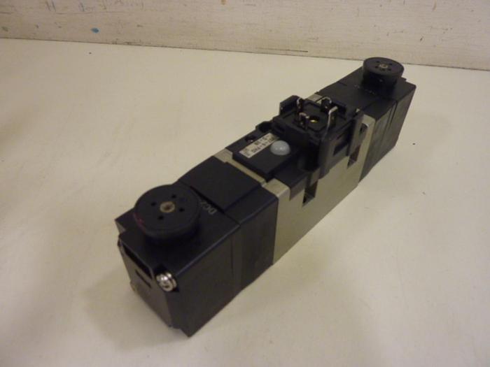 Used SMC Solenoid Valve VS7-6-FHG-D-3N #66555