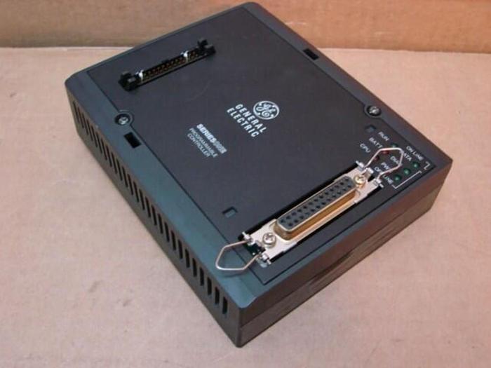Used GENERAL ELECTRIC / GE Programmable Controller IC610CCM105B #21746
