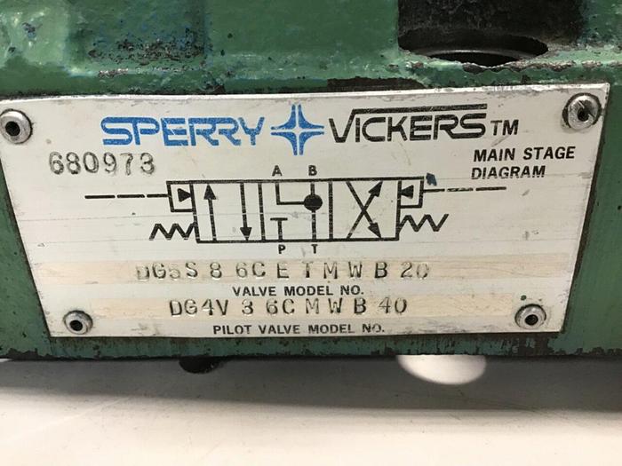 Used VICKERS Directional Control Valve DG4V-3-6C-M-W-B-40 USED