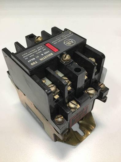 Used ALLEN BRADLEY AC Relay 700-N400A1 SER B #93029