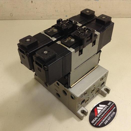 Used SMC Solenoid Valve w/ Manifold Assembly VS7-FPG-D-3Z #76615