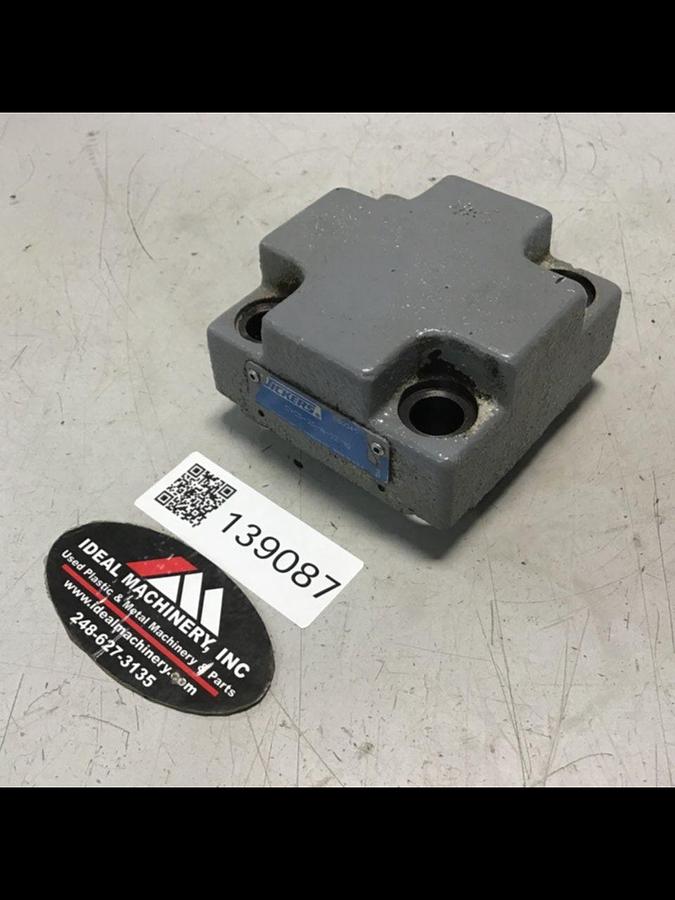 Used VICKERS Valve CVCS25NS210 Used