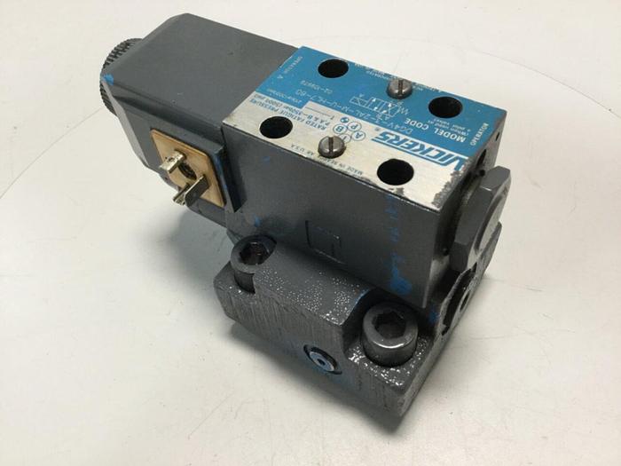 Used VICKERS Valves DG4V-3-2AL-M-U-HL7-60 Used