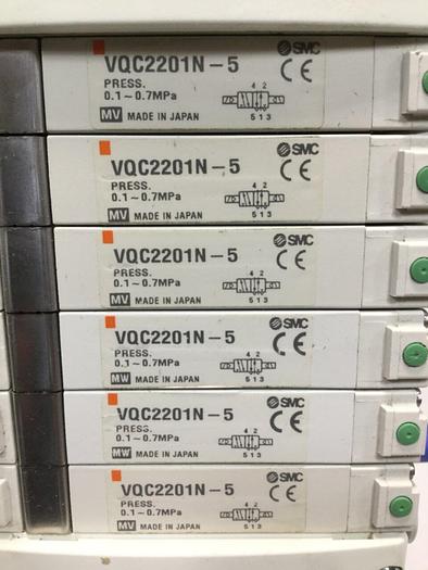Used SMC Terminal Block w/ Valves VV5QC21-06C6TD0-B #101786