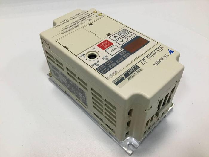 Used YASKAWA VS Mini J7 Drive CIMR-J7AA20P2 #98531