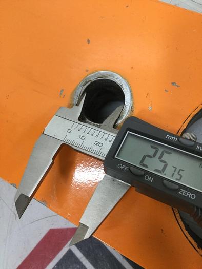 Used CINCINNATI MILACRON Crosshead Support Brace 1.760 #111408