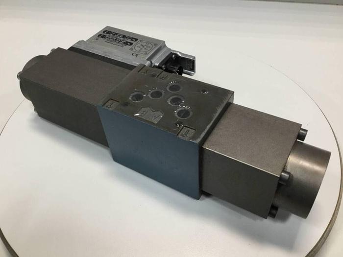 Used BOSCH SERVO Proportional Valve 0 811 404 775 USED
