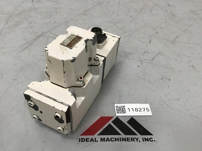 Used MOOG Valve J661-172 Used