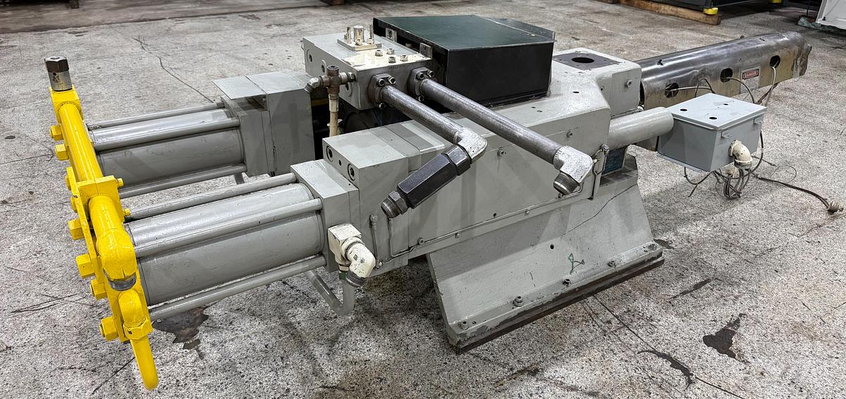 Used VAN DORN 300-RS-30 F INJECTION UNIT