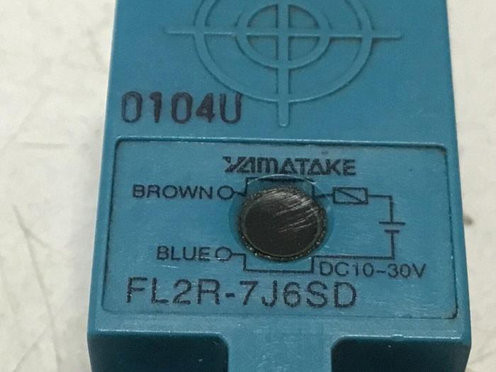 Used YAMATAKE Proximity Switch FL2R-7J6SD #128555