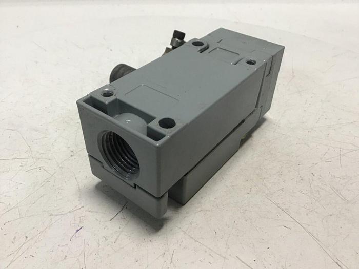 Used SQUARE D Limit Switch 9007-C54B #122056