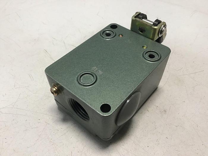 Used FUJI ELECTRIC Limit Switch K244GR-2 #121550