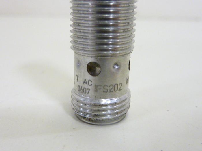 Used IFM Proximity Sensor IFS202 #45386