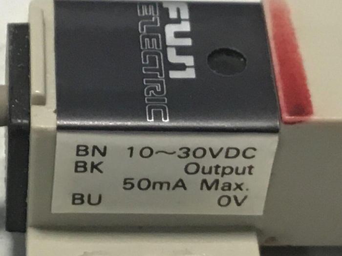Used FUJI ELECTRIC Proximity Switch PE-B4D3 #128352