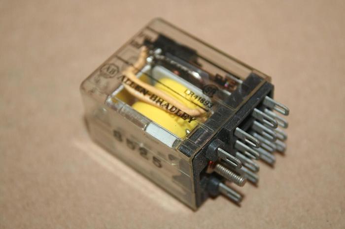 Used ALLEN BRADLEY Relay 700HC14A2 SER A #20422