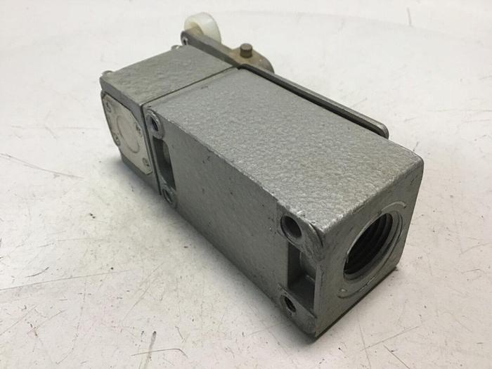 Used TELEMECANIQUE Lox-Switch C2JK05 #121807