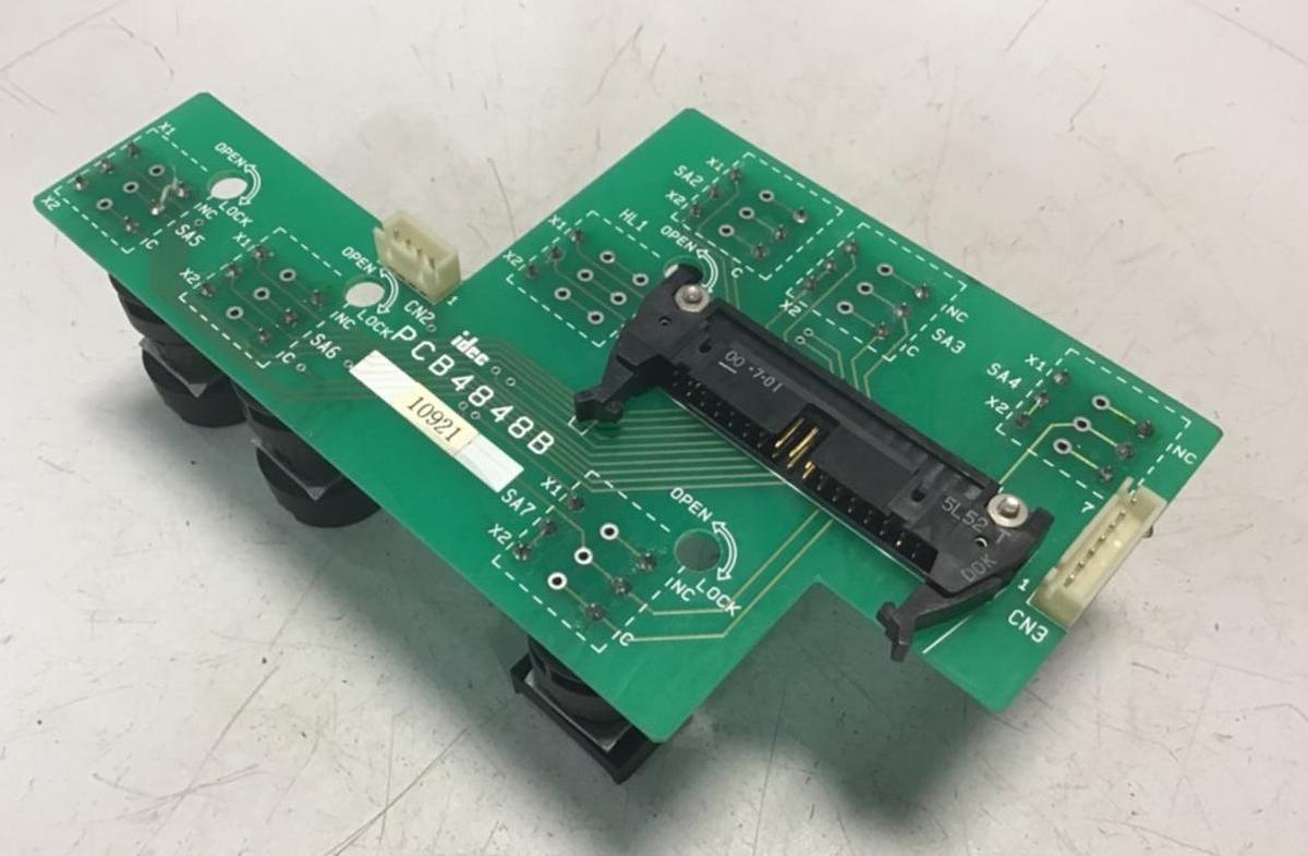Used IDEC Control Panel PCB4848B USED